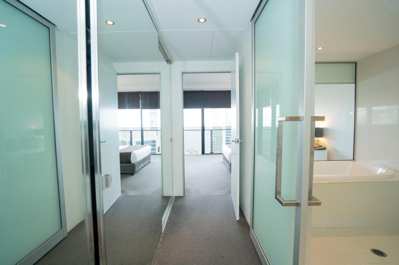 Circle On Cavill Apartment Gold Coast Exterior photo